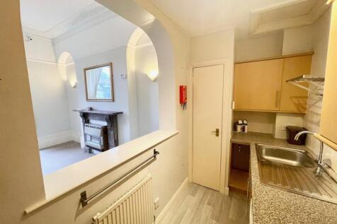 Kitchen (2).jpg