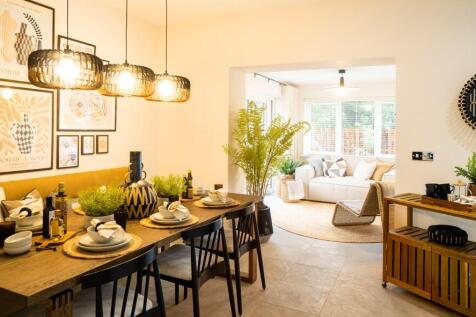 Dining / sunroom