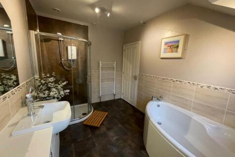 willow bank bathroom 1.jpg