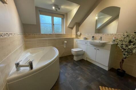 willow bank bathroom 3.jpg