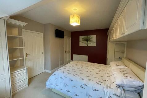 willow bank bedroom 1.jpg