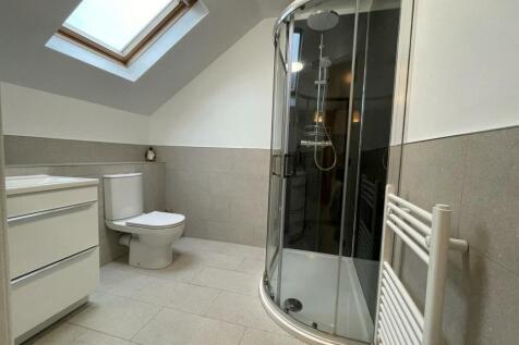 willow bank ensuite.jpg