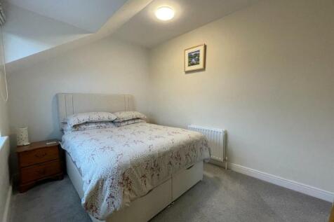 willow bank bedroom 2.jpg