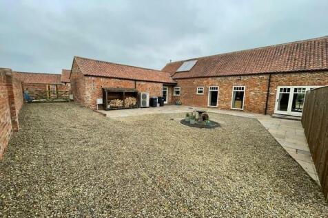 granaary court yard.jpg