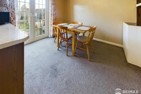 Dining Area.jpg