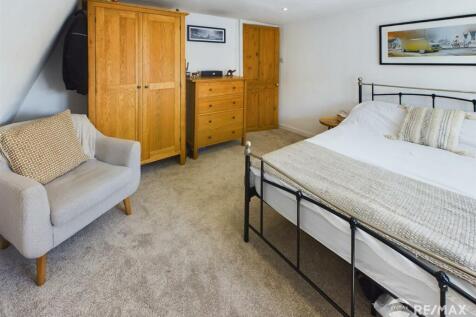 Bedroom 3 (2).jpg