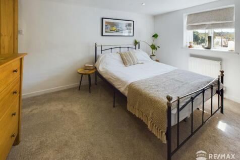 Bedroom 3 (3).jpg