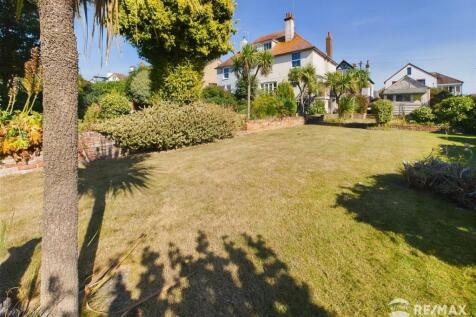 Rear Garden (2).jpg