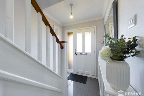 Entrance Hall 2.jpg