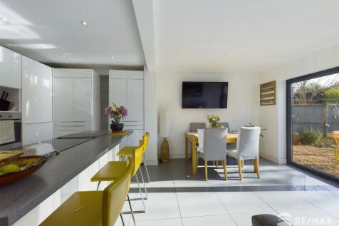 Kitchen 5.jpg