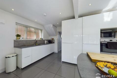 Kitchen 4.jpg