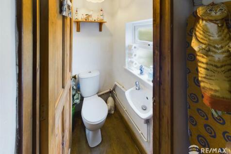 Ground Floor WC.jpg