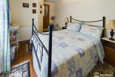 Bedroom 3 (2).jpg