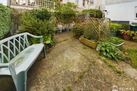 Rear Garden (2).jpg