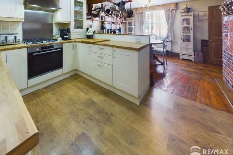 Kitchen Diner 2.jpg
