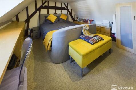 Bedroom 1 (2).jpg