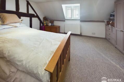Bedroom 2 (2).jpg
