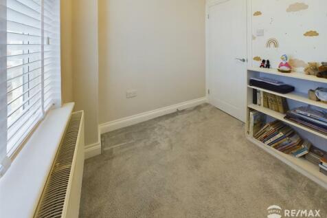Bedroom 3 (2).jpg