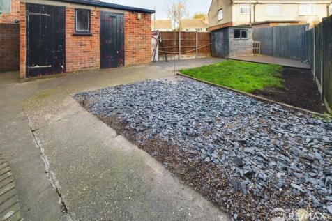 Rear Garden (2).jpg