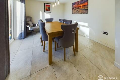 Dining Area.jpg