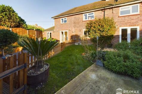 Rear Garden (4).jpg