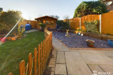 Rear Garden (5).jpg