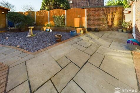 Rear Garden (6).jpg