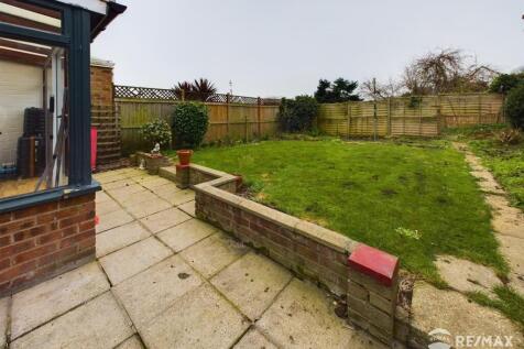 Rear Garden (3).jpg