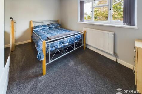 Bedroom 2.jpg
