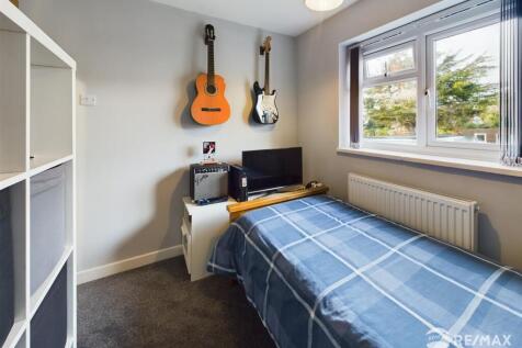 Bedroom 3 (2).jpg
