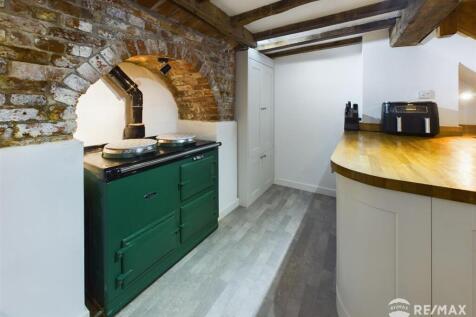 Kitchen (4).jpg