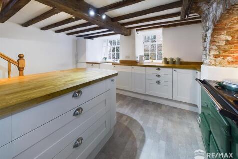 Kitchen (5).jpg