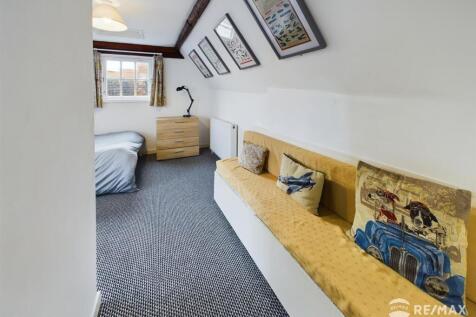 Bedroom 3 (2).jpg