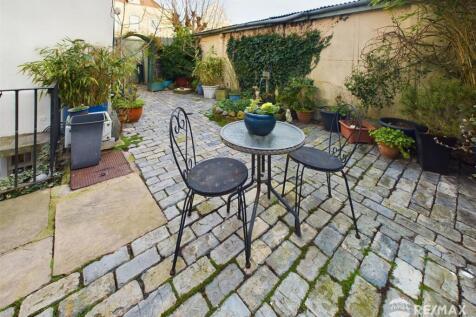 Courtyard.jpg