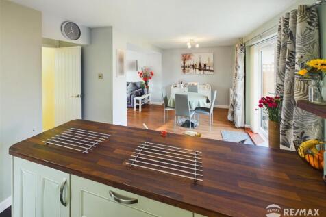Kitchen (3).jpg