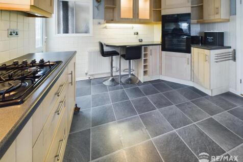 Kitchen (2).jpg