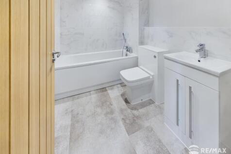Family Bathroom.jpg
