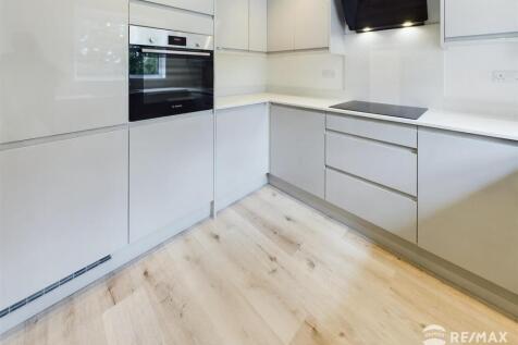 Kitchen (3).jpg
