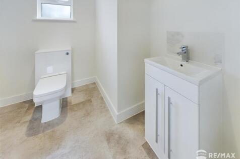 En-Suite 2 (2).jpg