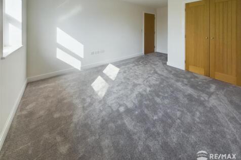 Bedroom 1.jpg