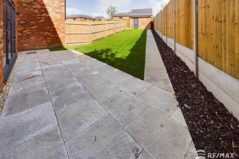 Patio Area (2).jpg