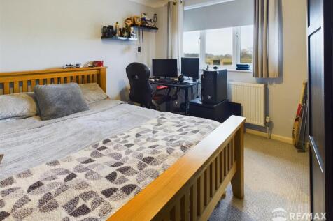 Bedroom 2.jpg