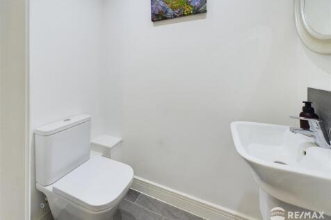 GF WC.jpg