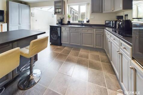 Kitchen Diner 4.jpg
