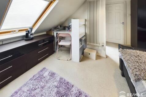 Loft Bedroom (2).jpg