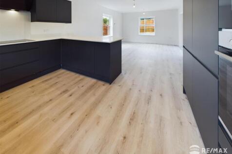 Kitchen Family Room (4).jpg