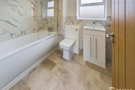 Family Bathroom.jpg