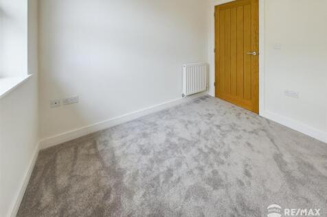 Bedroom 4.jpg