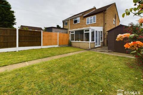 Rear Garden (2).jpg