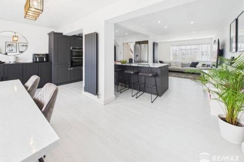 Living Area.jpg
